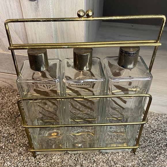 Vintage Decanter with Caddy, three bottle tantalus w Scotch, Bourbon Gin Labels - Picture 8 of 15